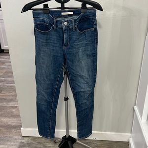 Levi Strauss 311 shaping skinny jeans. Size 28.